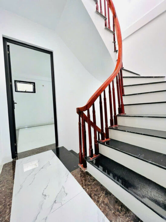 DUY NHẤT 1 CĂN NHỈNH 5 TỶ – NGÕ NÔNG – Ô TÔ ĐỖ CỬA – BÁN NHÀ THƯỢNG THANH, LONG BIÊN