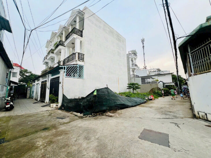 Bán Lô Đất Góc 2 Mặt Hẻm Cách Đại Học Luật 500m, Đường Số 1, Hiệp Bình Phước , Thủ Đức Giáp Quận