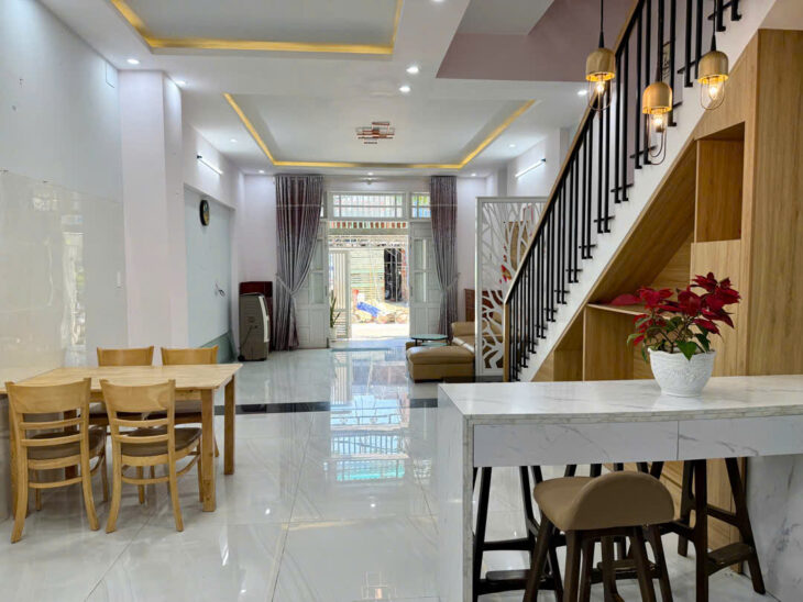 Bán Nhà Mặt Tiền- Khu Du Lich – Giá Rẻ