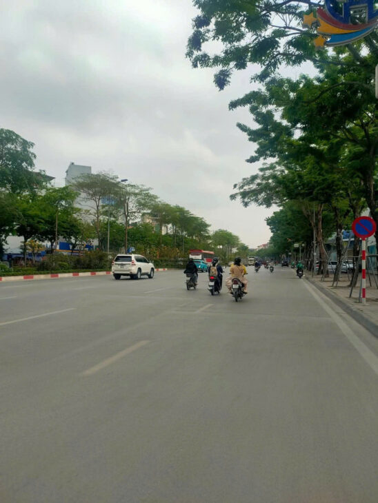 BÁN NHANH PHÂN LÔ TRUNG KÍNH, ÔTÔ TRÁNH, KINH DOANH ĐỈNH, 63M² x 5T GIÁ 19 TỶ 300