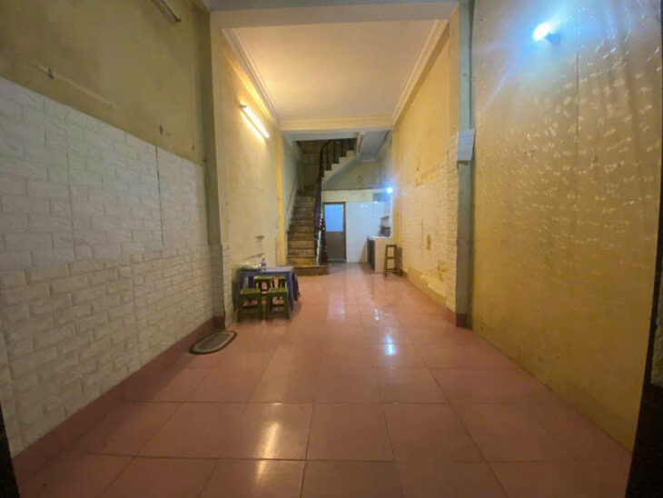 Cần bán nhà Nguyễn Văn Cừ, vị trí đẹp, muôn vàn tiện ích, giao thông thuận tiện.