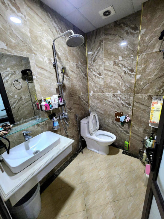 BÁN NHÀ LẠC LONG QUÂN – TÂY HỒ- 7.65 TỶ – 32M/6 TẦNG – 50M RA Ô TÔ QUAY ĐẦU