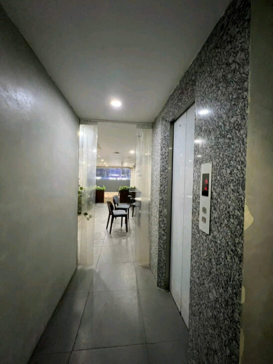 Bán nhà tây hồ hà nội. 51m, 7 tầng , giá 27,2 tỉ