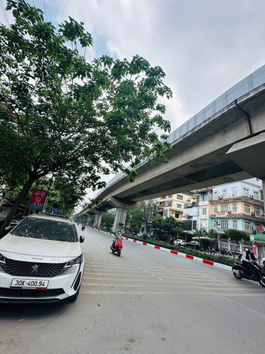 MẶT PHỐ HÀO NAM – ÔTÔ TRÁNH, VỈA HÈ KINH DOANH ĐỈNH – 5 TẦNG THANG MÁY – GIÁ 36 TỶ