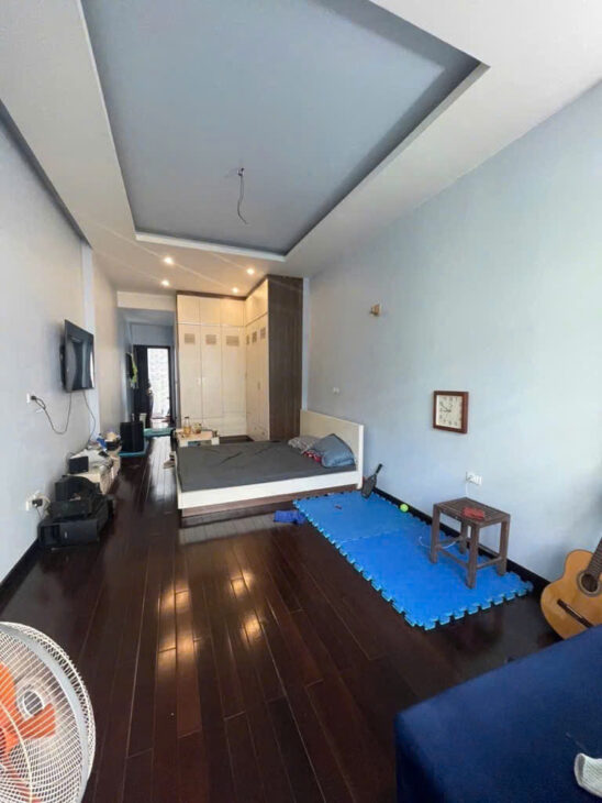 Cần bán nhà phố Quần Ngựa, Ba Đình, ô tô đỗ cửa, thoáng trước sau, 58m, 4 tầng, 16.4 tỷ.