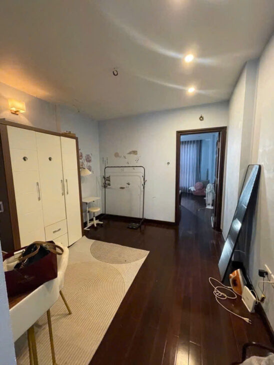 Cần bán nhà phố Quần Ngựa, Ba Đình, ô tô đỗ cửa, thoáng trước sau, 58m, 4 tầng, 16.4 tỷ.