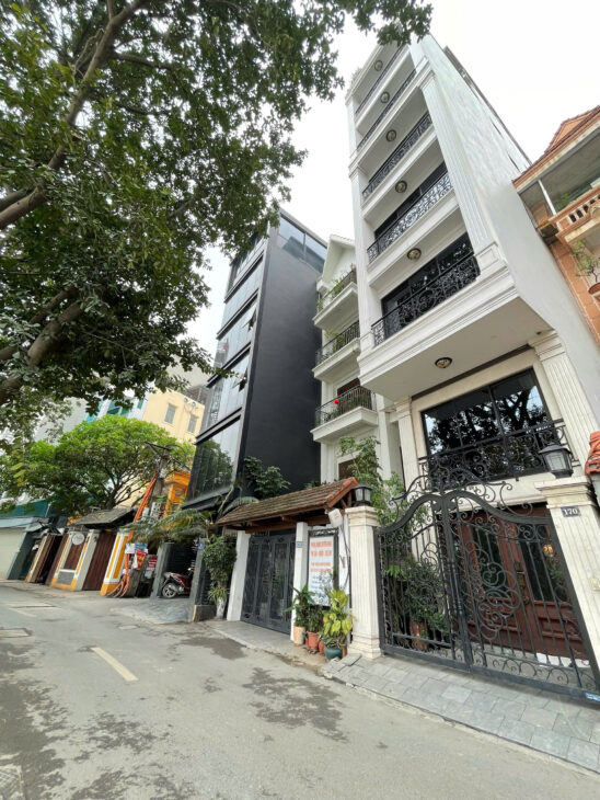 Bán nhà Mặt Phố Mai Anh Tuấn (Mặt Hồ Hoàng Cầu) 257/283m x 4Tầng, MT 8m 150 Tỷ