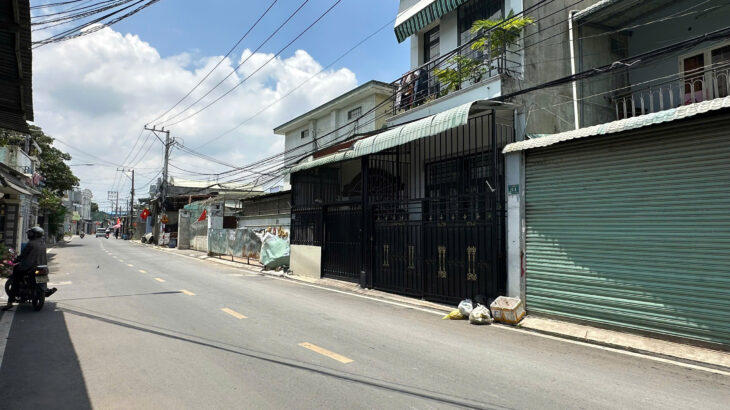 Bán nhà 2 Lầu MẶT TIỀN kinh doanh,giá cực kì hiếm gặp, chỉ nhỉnh 3 tỷ