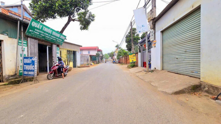 Hàng hot mặt đường đê đáy kinh doanh tại thôn An Hiền- Hoàng Diệu – Chương Mỹ