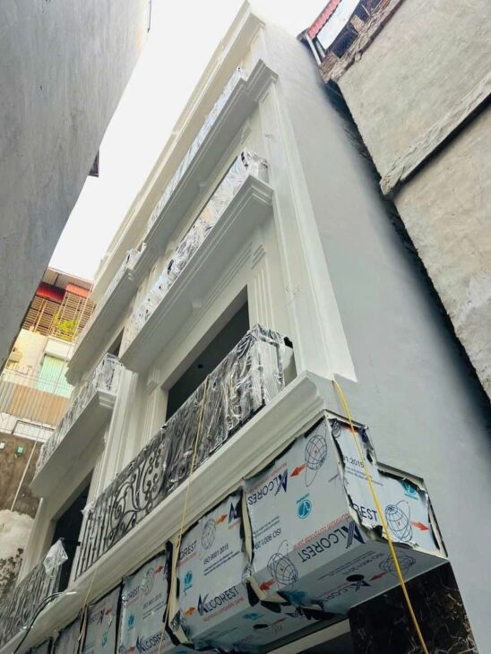 BÁN NHÀ -PHỐ TÔN ĐỨC THẮNG-NHÀ XÂY MỚI 5TẦNG -DT 30M2 -MT 5.2m giá chỉ,7.5 TỶ