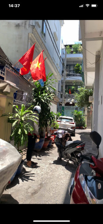 Bán CHDV sát mặt tiền Đường 3/2 quận 10,4 tầng, 85m2 ,sổ vuông nở hậu L ,BTCT, hoàn công đủ , dưới