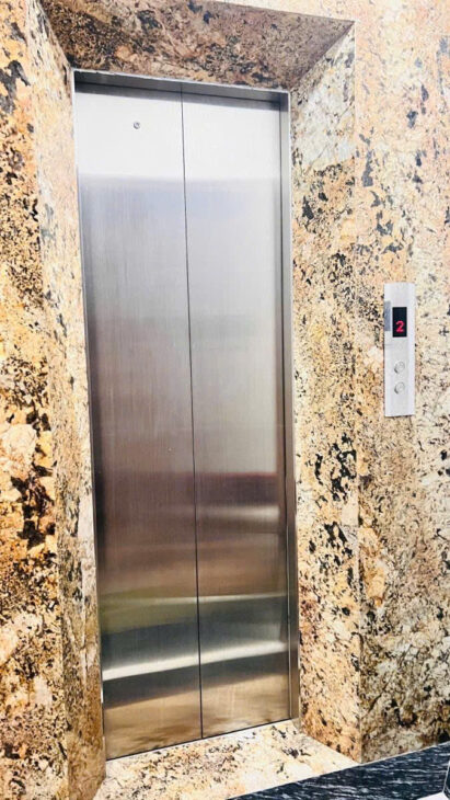 Nhà lôc góc Ngọc Thuỵ, 51/60m2, 5 tầng, MT 5m, thang máy, gara ô tô, ngõ kinh doanh, giá 13.8 tỷ