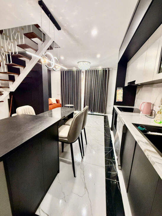 BÁN NHÀ PHỐ NGUYỄN CAO 5 TẦNG Ô TÔ ĐỖ CỬA