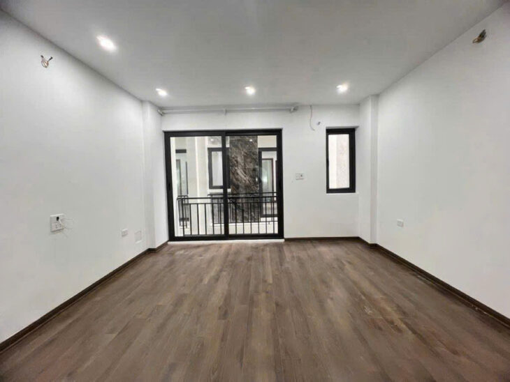 NHÀ MỚI NGỌC THỤY 30M2 – Ô TÔ LÙI CỔNG 3.5m – NỘI THẤT CƠ BẢN – GIÁ TỐT 6.98 TỶ