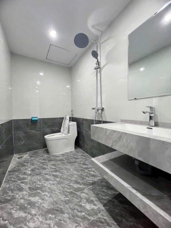 NHÀ MỚI NGỌC THỤY 30M2 – Ô TÔ LÙI CỔNG 3.5m – NỘI THẤT CƠ BẢN – GIÁ TỐT 6.98 TỶ