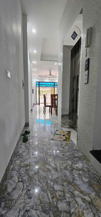 siêu phẩm Kinh doanh Ngọc Lâm, 37m2, 5 tầng, MT 4.2m, ô tô thang máy, giá 8 tỷ