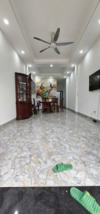 siêu phẩm Kinh doanh Ngọc Lâm, 37m2, 5 tầng, MT 4.2m, ô tô thang máy, giá 8 tỷ