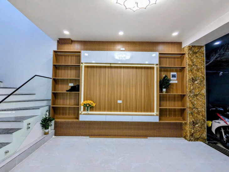 HOÀNG CẦU – Ô TÔ VÀO NHÀ, KINH DOANH, SÁT HỒ – 15.2 TỶ – SAU QH RA MẶT PHỐ, CỰC HIẾM