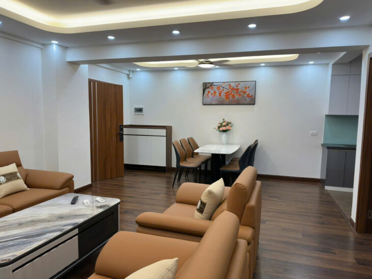 Bán căn hộ 3 ngủ 2 WC KĐT Mỹ ĐÌnh 2, giao thông thuận lợi, ngắm pháo hoa SVĐ Mỹ Đình, nội thất mới