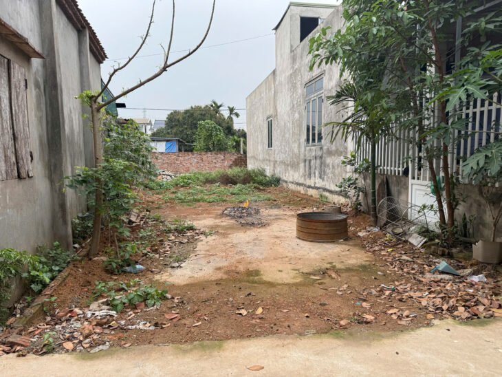 e có hai lô đất cần bán nhanh ạ nhỉnh tỷ 65m và 54m xã đông phương yên , Chương mỹ liên hệ