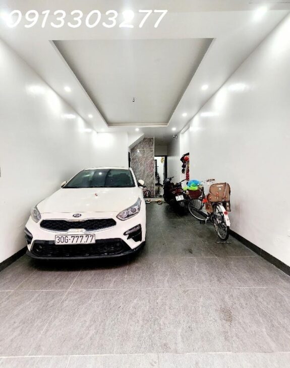 MỸ NHÂN 5 TẦNG THANG MÁY – PHỐ YÊN LẠC – KIM NGƯU- HBT– Ô TÔ LEXUS CẤT NHÀ – GIÁ CỰC TỐT!