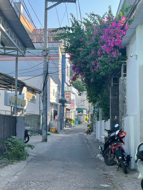 MÌNH CẦN BÁN LÔ ĐẤT ĐẸP Ở GẦN BẾN XE PHÍA BẮC-X.VĨNH NGỌC-TP.NHA TRANG.KHÁNH HÒA