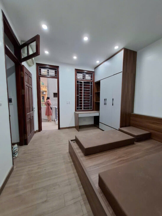 45m 5 tầng 6 ngủ khép kín full nội thất nhà cạnh trường cấp 3 lê lợi bà triệu hà đông giá 8tỷ
