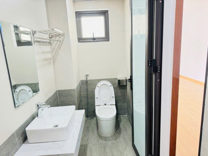 HIẾM BÁN NHANH TRONG TUẦN- NHÀ MỚI KÍNH KOONG GIANG BIÊN- LONG BIÊN- 43M-5T- FULL CÔNG NĂNG- GẦN Ô