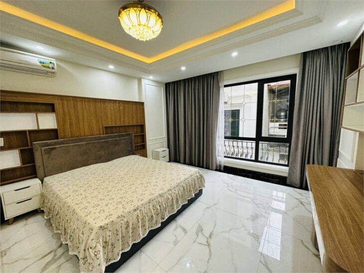 Bán Nhà 6 Tầng Thang Máy – Ngõ 106 Hoàng Quốc Việt – 50m², MT 4.5m – Ô Tô Tránh – Chỉ 25.8 Tỷ!