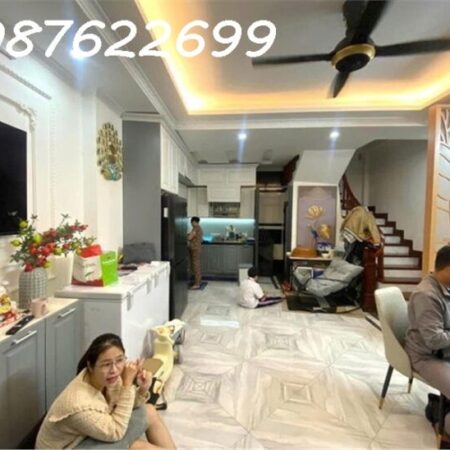 BÁN NHÀ XUÂN THỦY – CẦU GIẤY- TẶNG FULL NỘI THẤT – GẦN PHỐ, GẦN TRƯỜNG, CHỢ, TTTM, NHỈNH 10 TỶ