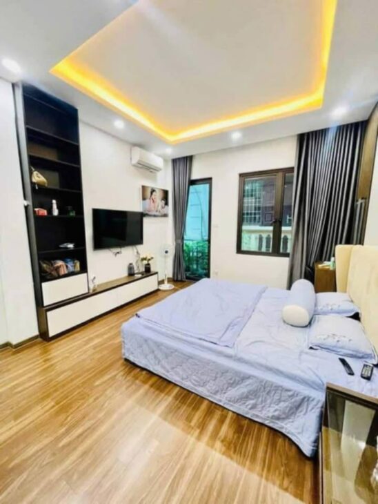 BÁN NHÀ CẦU GIẤY – NHÀ ĐẸP – KINH DOANH – DÂN TRÍ CAO – Ô TÔ ĐỖ TRƯỚC CỬA