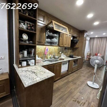 BÁN NHÀ – CẦU GIẤY- PHẨM – 8 TẦNG – THANG MÁY – GARA Ô TÔ – ĐẸP NHƯ KHÁCH SẠN -1 NHÀ RA PHỐ