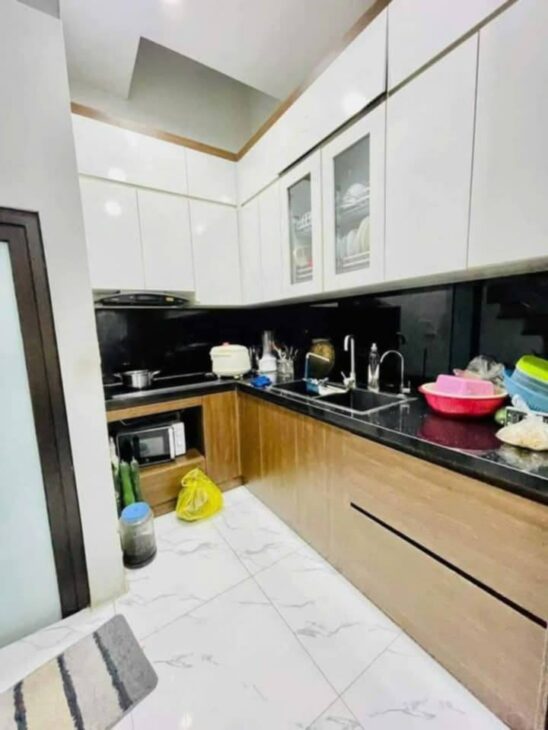 BÁN NHÀ CẦU GIẤY – NHÀ ĐẸP – KINH DOANH – DÂN TRÍ CAO – Ô TÔ ĐỖ TRƯỚC CỬA