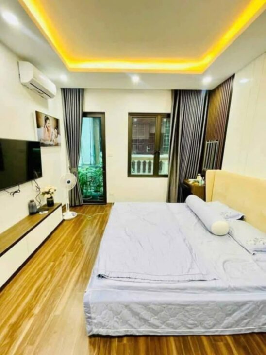 BÁN NHÀ CẦU GIẤY – NHÀ ĐẸP – KINH DOANH – DÂN TRÍ CAO – Ô TÔ ĐỖ TRƯỚC CỬA