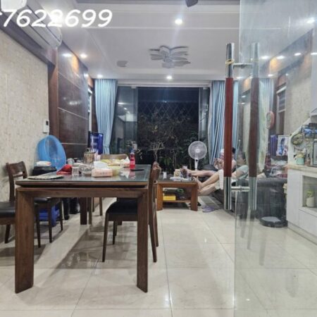 BÁN NHÀ TRUNG KÍNH – CẦU GIẤY- Ô TÔ – 7 TẦNG THANG MÁY – 2 THOÁNG TRƯỚC SAU