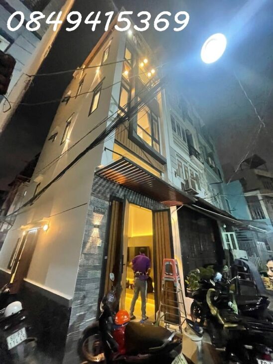 Nhà Căn Góc 3 MT HXH Trường Sa trung tâm quận 3,- 5 tầng 36m2 sổ vuông Hoàn Công đủ dưới 9 tỷ tl-