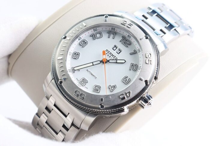 ĐH Nam : HERMES Clipper Sport Automatic – Thiết kế lộ máy, Niềng xoay, Mặt trắng cọc