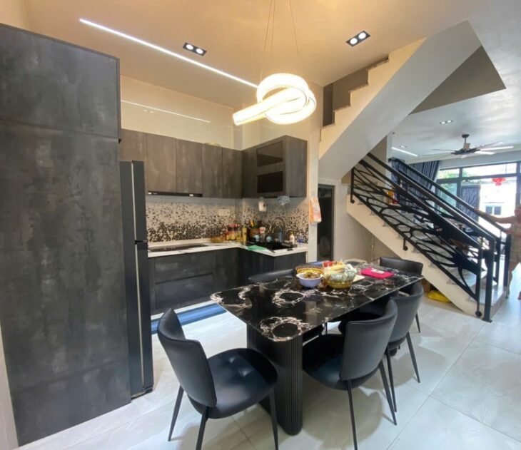 Bán nhà 80m², 5PN, 5WC, 4 tầng, Q.9, 7.4 tỷ, sổ hồng