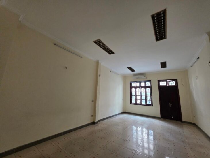 Phân Lô Trung Kính – Mạc Thái Tổ- Ôtô Vào Nhà – 2 Thoáng Trước Sau – 105M*6T