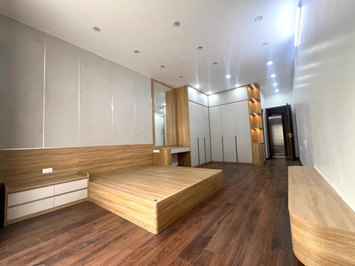 Nhỉnh 15tỷ Sở Hữu Ngay 45m2*6T – Thang Máy – Ô tô Vào Nhà – Khu Phân Lô Cầu Giấy