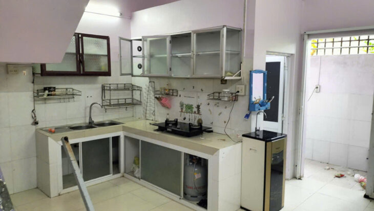 Nhà 5 triệu 3 phòng ngủ full nội thất gần cây xăng Số 9