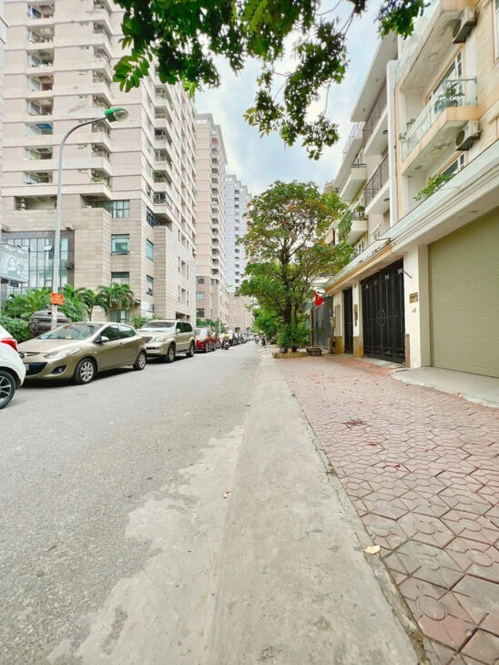 BÁN BIỆT THỰ VĨNH PHÚC, BA ĐÌNH – 122M² – MT 7M – VỈA HÈ Ô TÔ TRÁNH – KINH DOANH – 30 TỶ