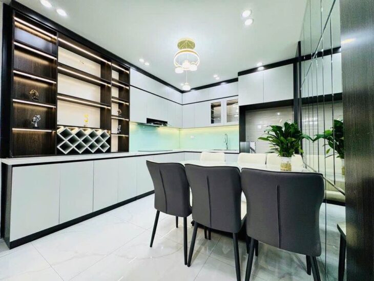 BÁN NHÀ MƠI PHỐ KIM NGƯU 6 TẦNG 40M2 GIÁ 10 TỶ