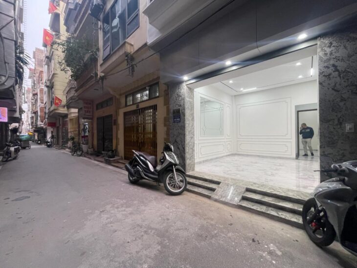 PHÂN LÔ Ô TÔ – Ở, KINH DOANH – THANG MÁY, 2 THOÁNG 41M2*5T NHỈNH 17 TỶ- NHÀ ĐẸP TT CẦU GIẤY