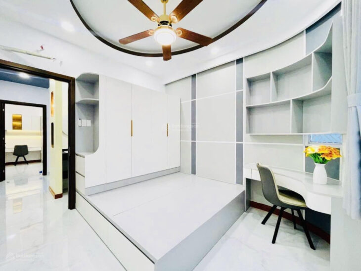 ???? Bán nhà Ngô Gia Tự, Q.10, mới full nội thất, 8.x tỷ!