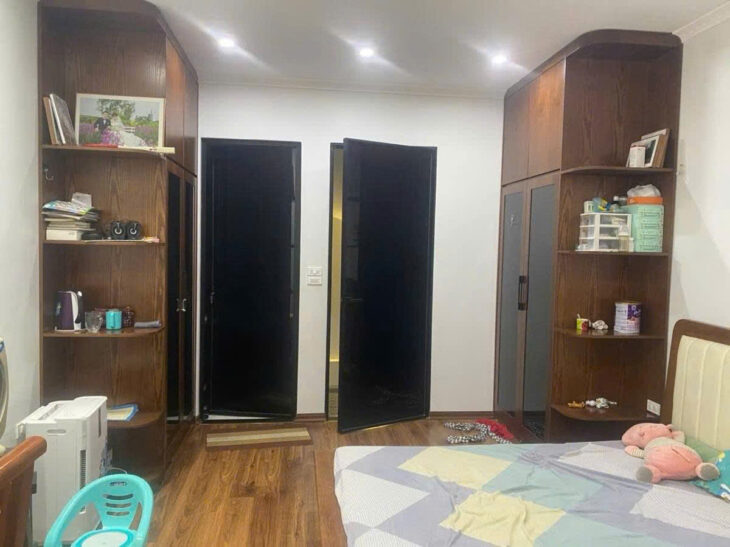 Đống Đa – Tôn Đức Thắng – Khâm Thiên – Ngõ rộng – 32 m – 4 Tầng – 4 PN – 5,6 tỉ.