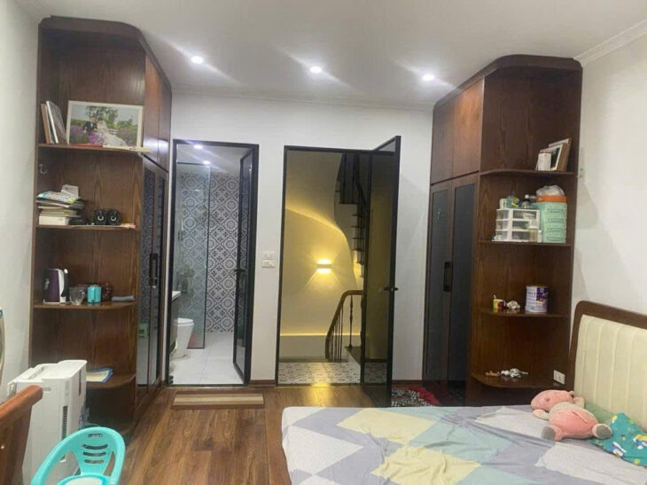 Đống Đa – Tôn Đức Thắng – Khâm Thiên – Ngõ rộng – 32 m – 4 Tầng – 4 PN – 5,6 tỉ.