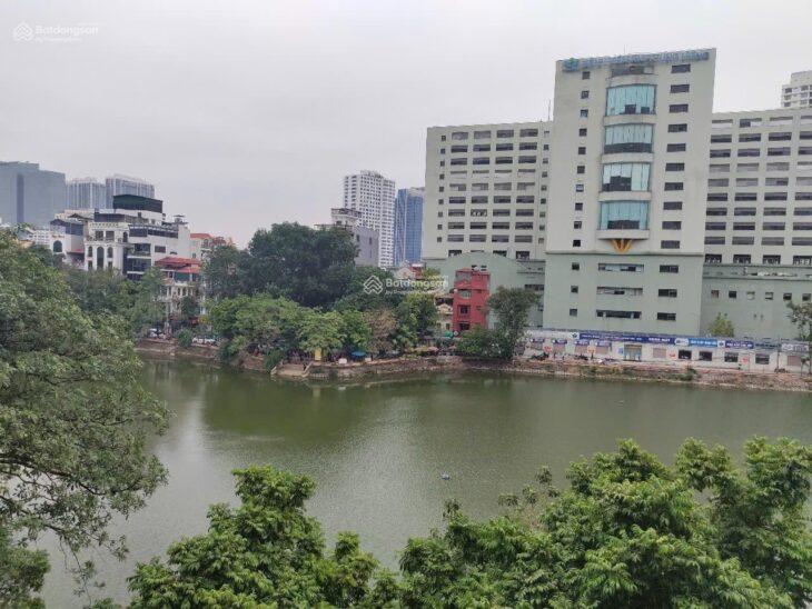 GẤP Bán nhà mặt tiền kinh doanh mặt hồ Chùa Láng vị trí đẹp hiếm có tại Hà Nội