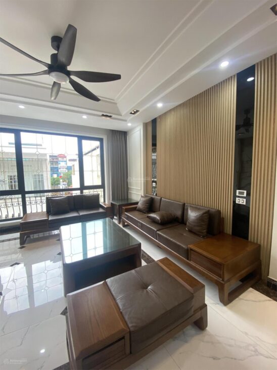 Bán nhà ngõ 106 Hoàng Quốc Việt 50 m2, 6 tầng có thang máy, ngõ thông, 2 ô tô tránh
