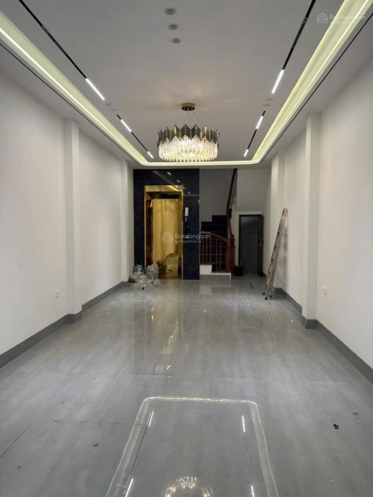 Bán nhà riêng phố Ngọc Trì, 6 tầng thang máy, giá 11.8 tỷ, Long Biên, Hà Nội